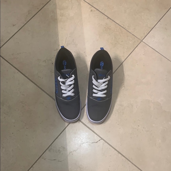 NWOB Heelys Pro 20 Gray and White Sneakers with Sleek Design-Sz 10 - Picture 1 of 8
